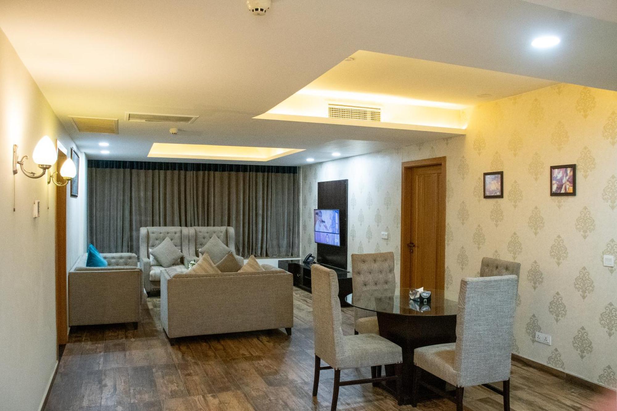Centaurus Hotel Suites Islamabad Bagian luar foto