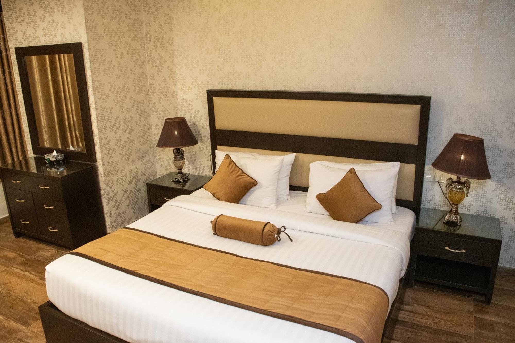 Centaurus Hotel Suites Islamabad Bagian luar foto