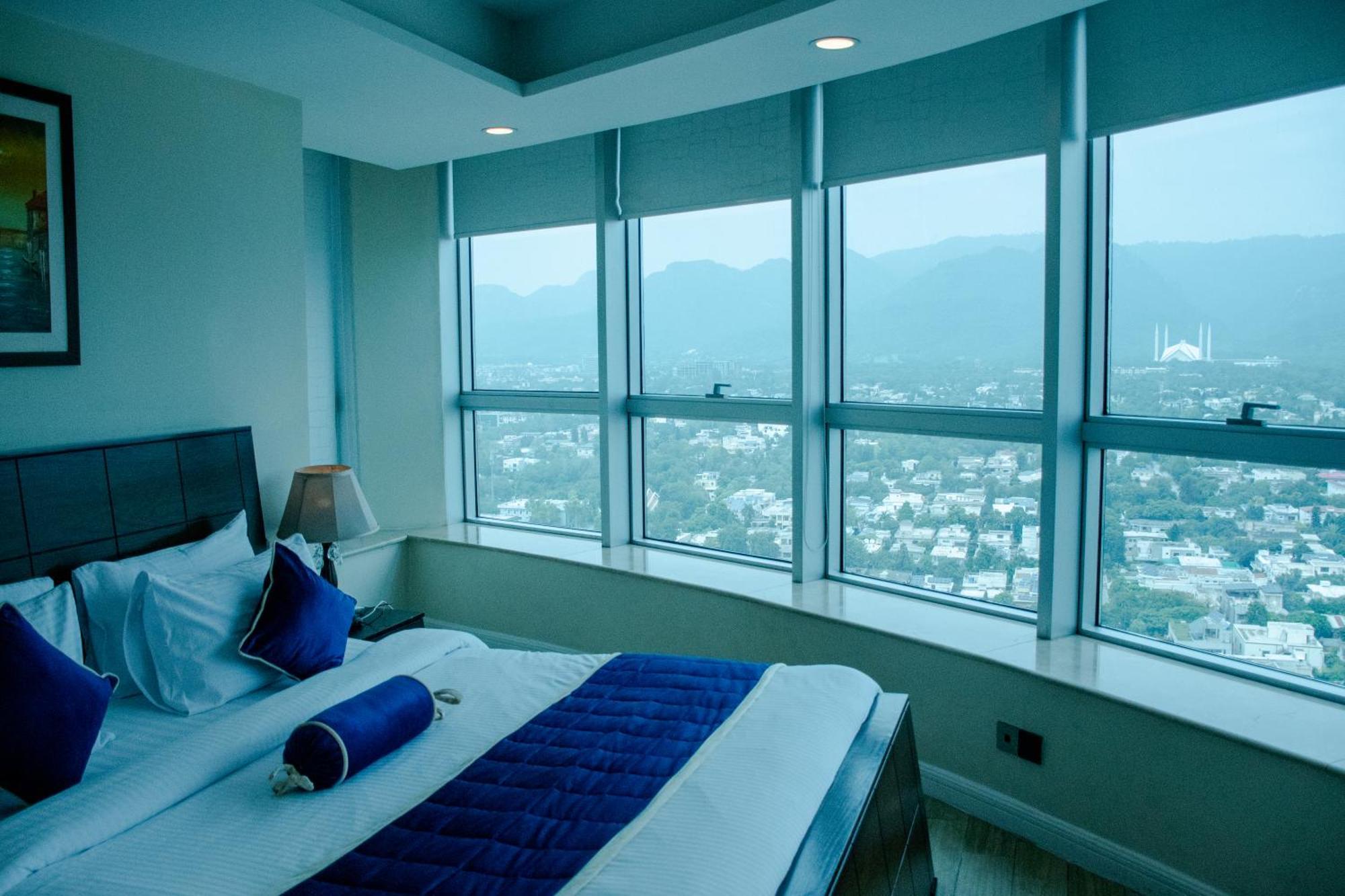 Centaurus Hotel Suites Islamabad Bagian luar foto